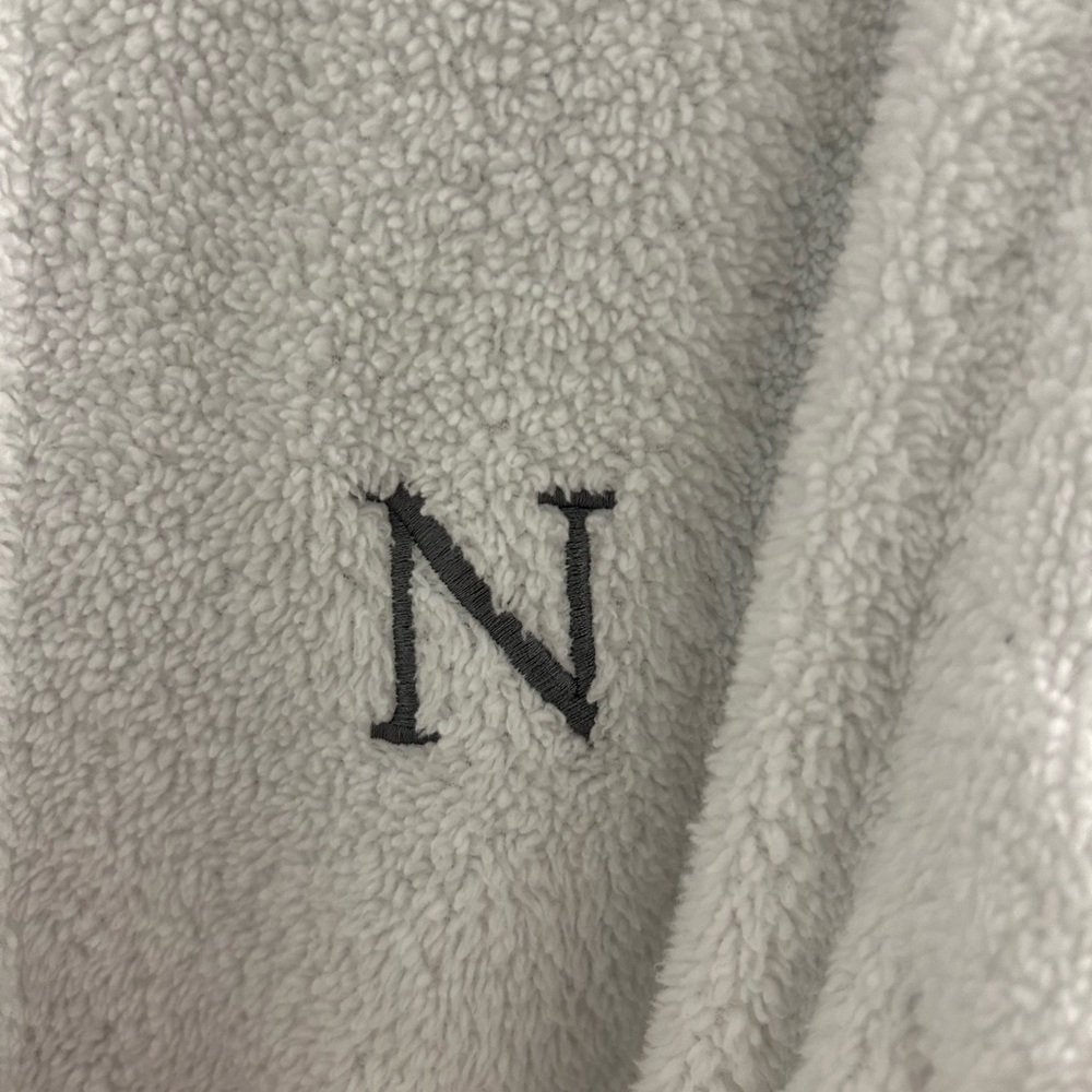White Plush Robe - Picture 2 of 3